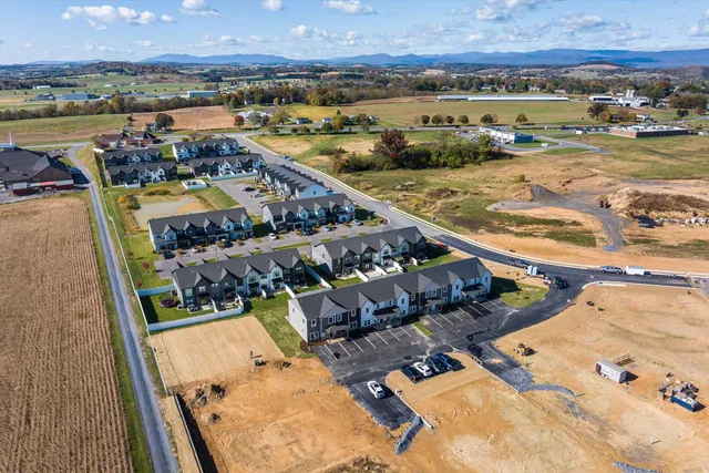 $306,778 | 21 Barnyard Circle, Bridgewater, VA 22812