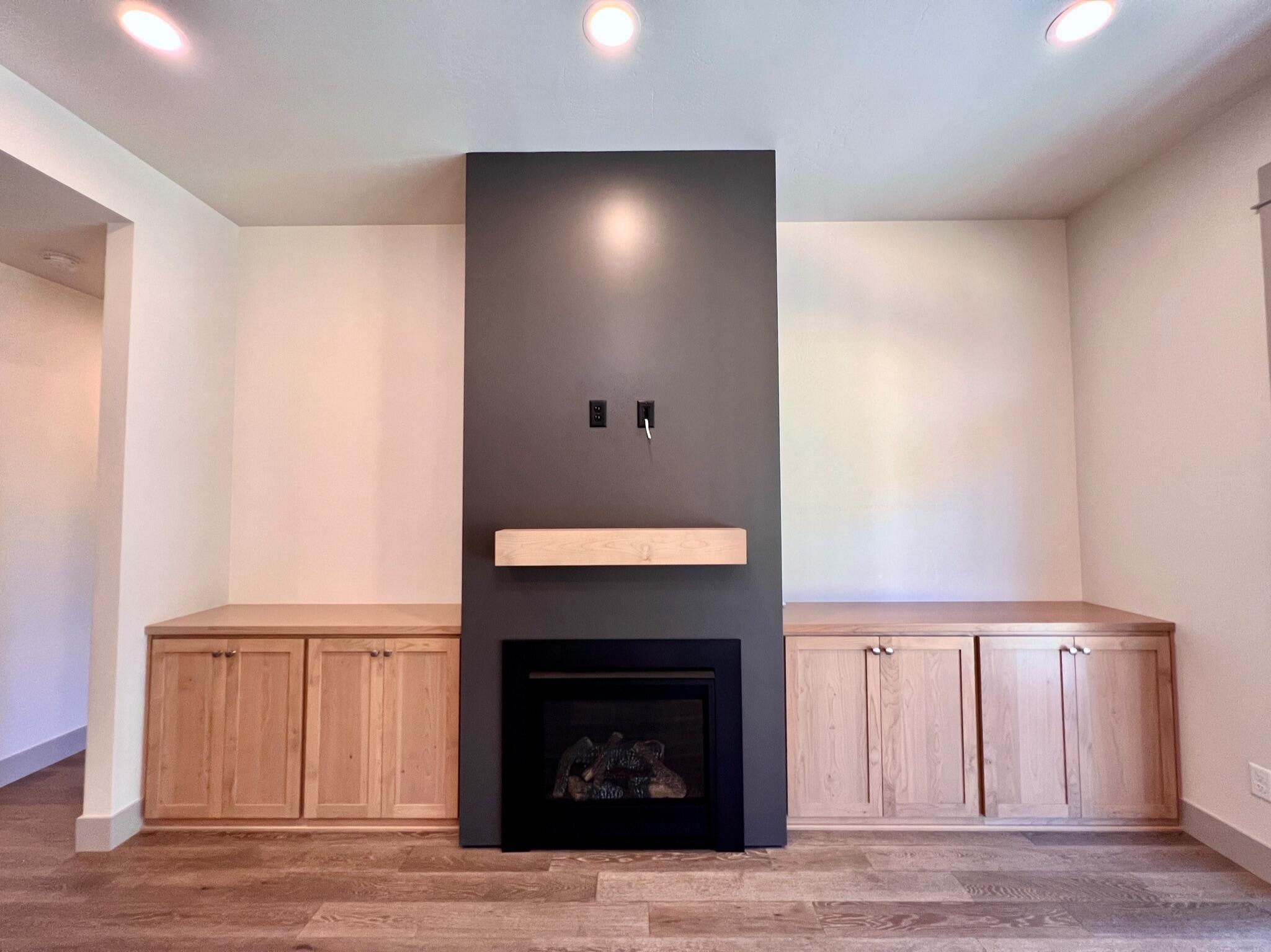 355 Randy Street Ashland, OR 97520 - Photo 7 of 35 Fireplace