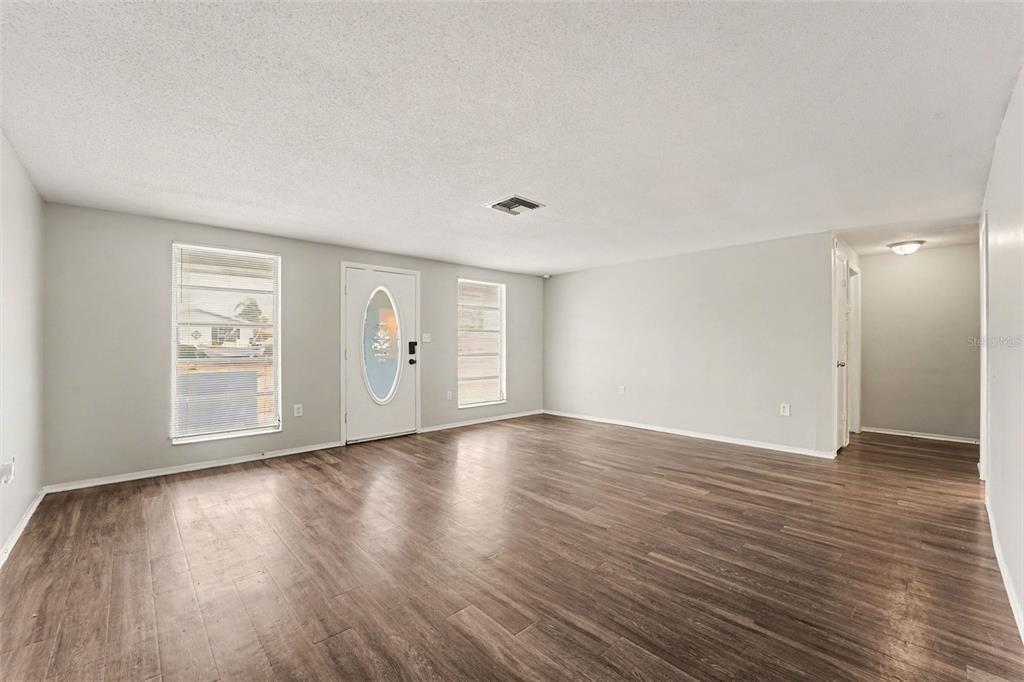 10111 Gardenia Lane Port Richey, FL 34668 - Photo 4 of 24