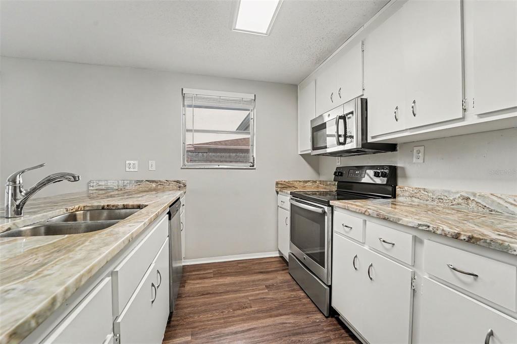 10111 Gardenia Lane Port Richey, FL 34668 - Photo 8 of 24