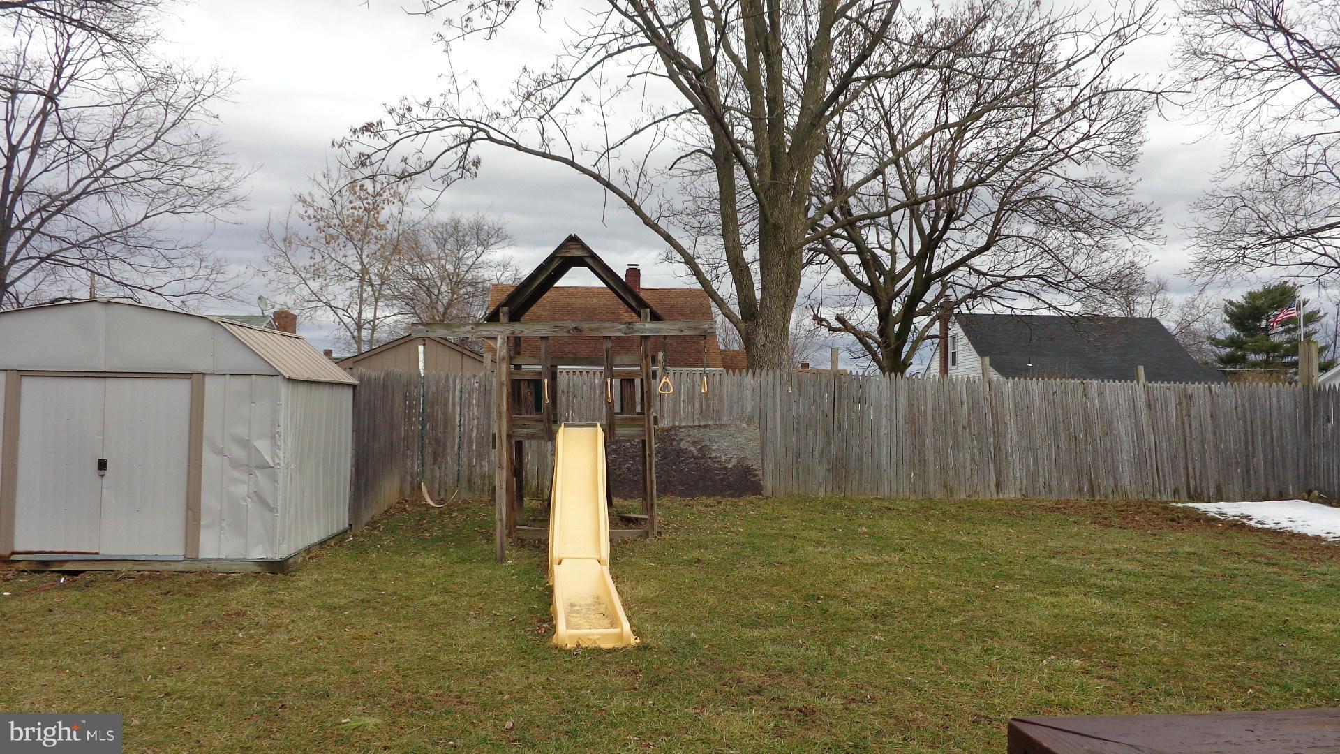 232 Maple Street Winchester, VA 22601 - Photo 3 of 17 Exterior (Rear)