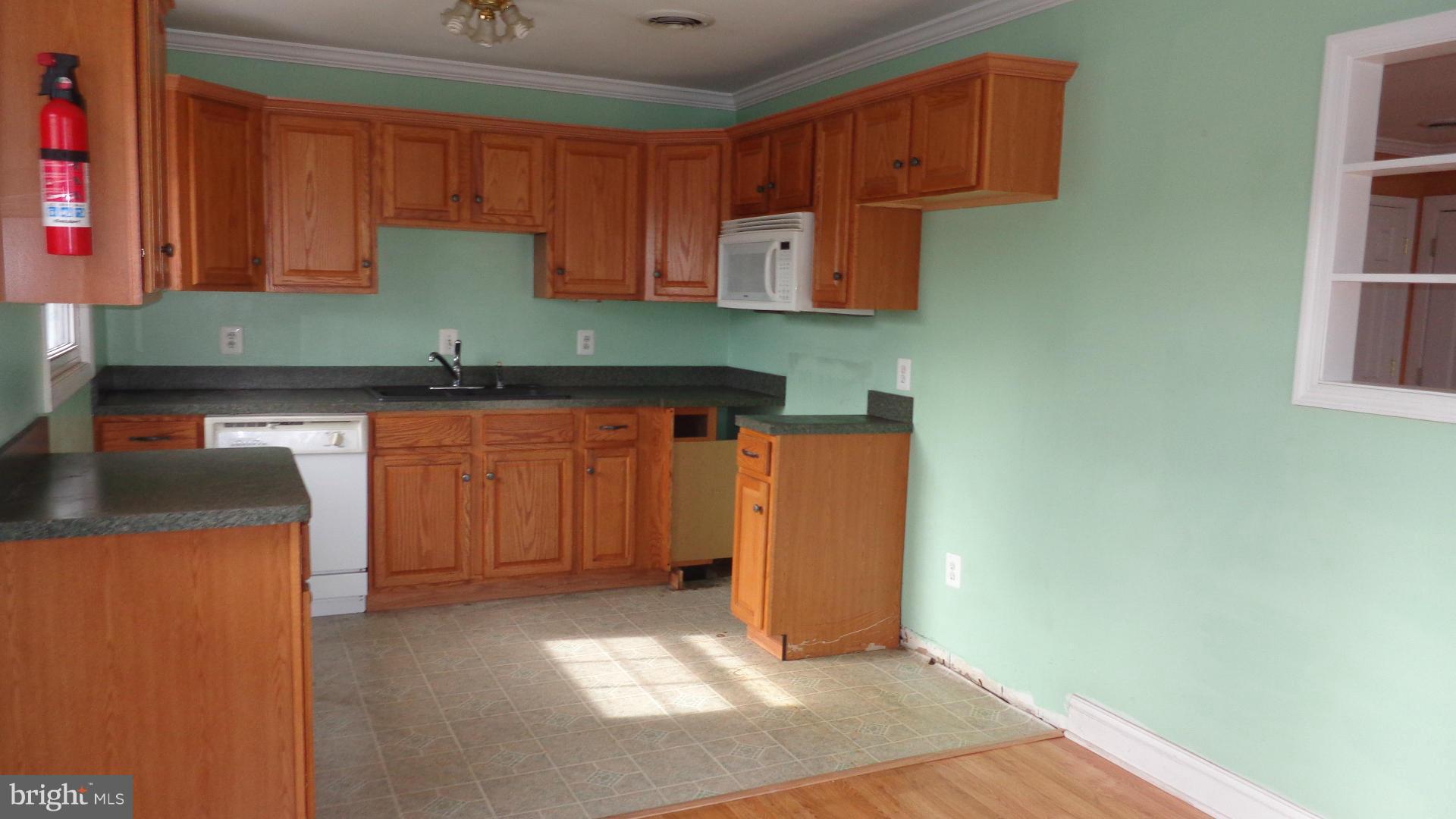 232 Maple Street Winchester, VA 22601 - Photo 9 of 17 Kitchen