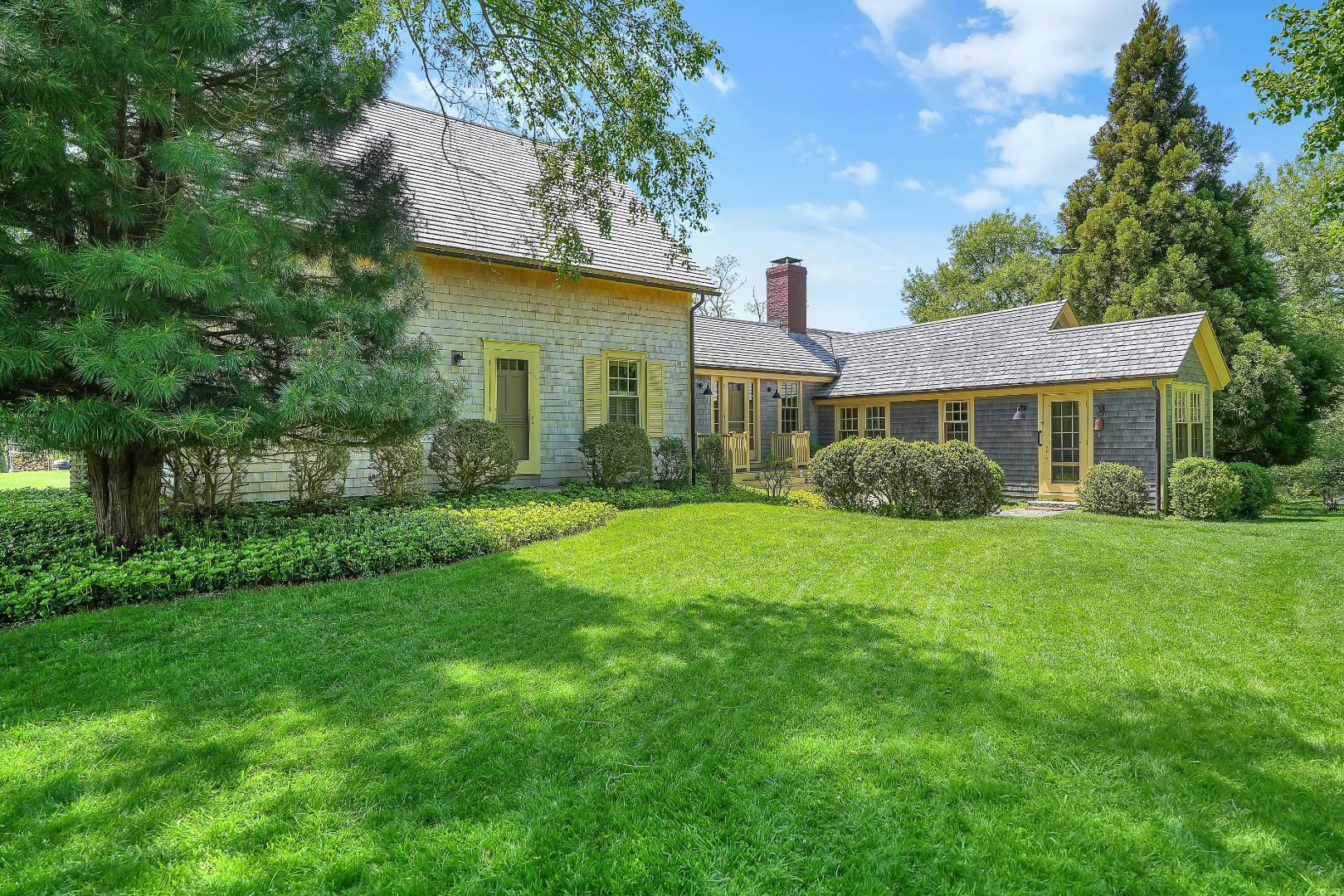122 Old Farm Road Chilmark, MA 02535 - Photo 7 of 36 a view of outdoor space yard and front view of a house