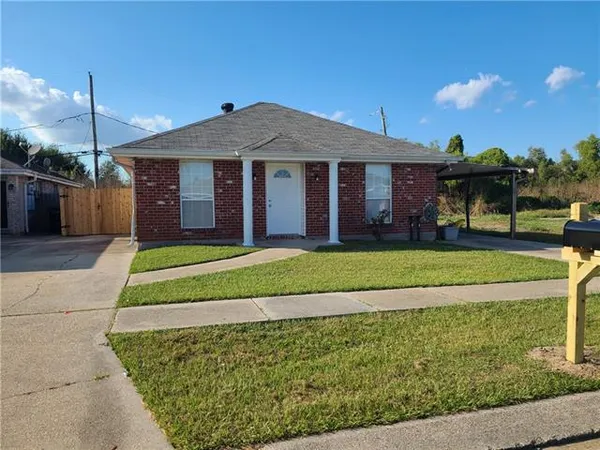 $250,000 | 3820-3822 Juno Drive, Chalmette, LA 70043