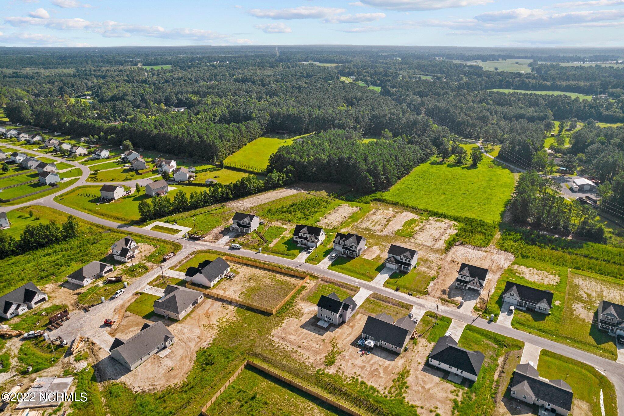 112 Cherry Ridge Court Richlands, NC 28574 - Photo 21 of 50 20-web-or-mls-DJI_0400