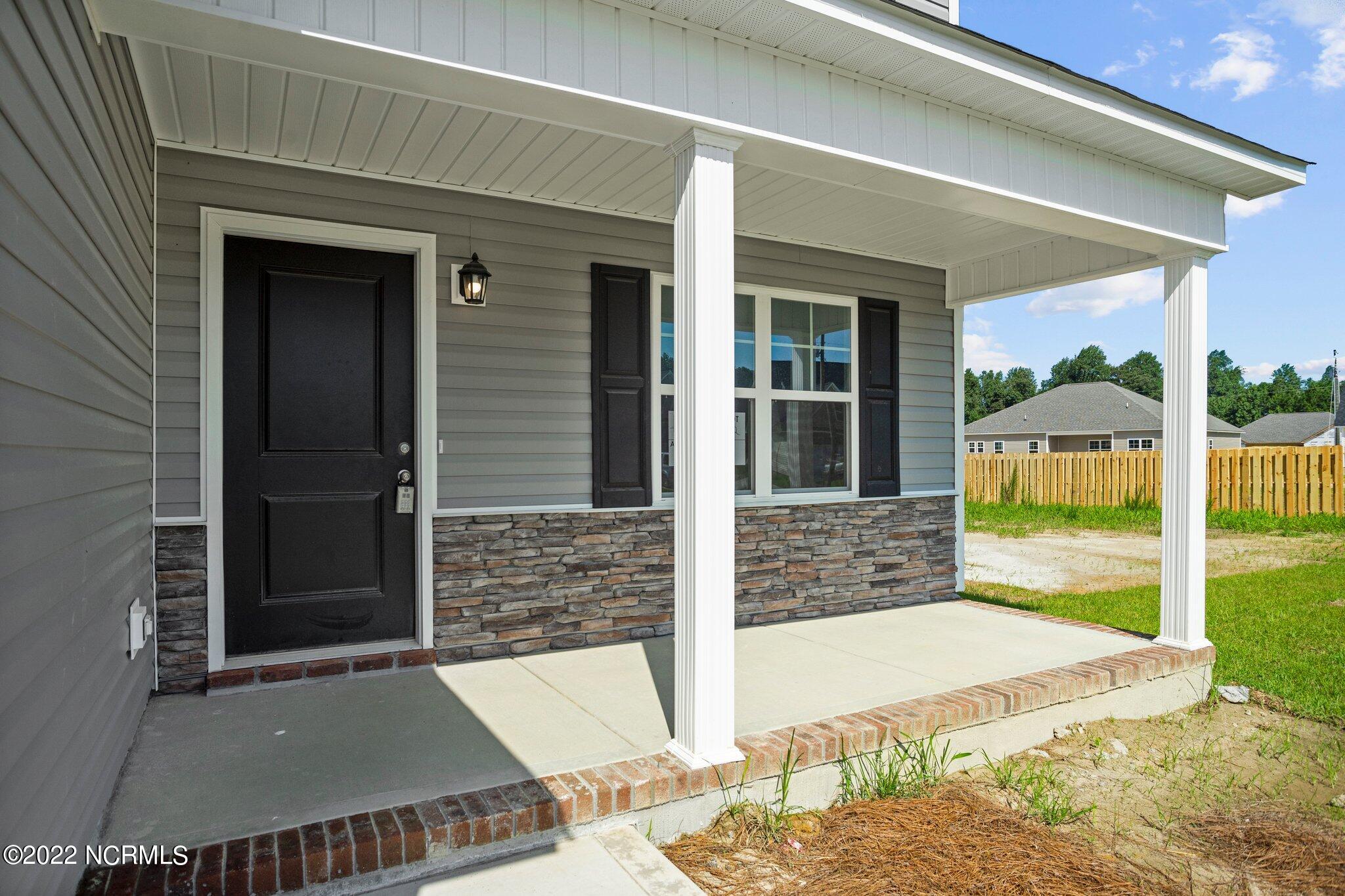 112 Cherry Ridge Court Richlands, NC 28574 - Photo 6 of 50 5-web-or-mls-DSC06328