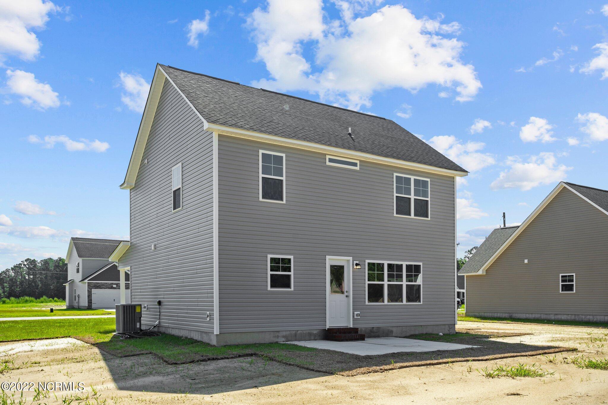 112 Cherry Ridge Court Richlands, NC 28574 - Photo 8 of 50 7-web-or-mls-DSC06329