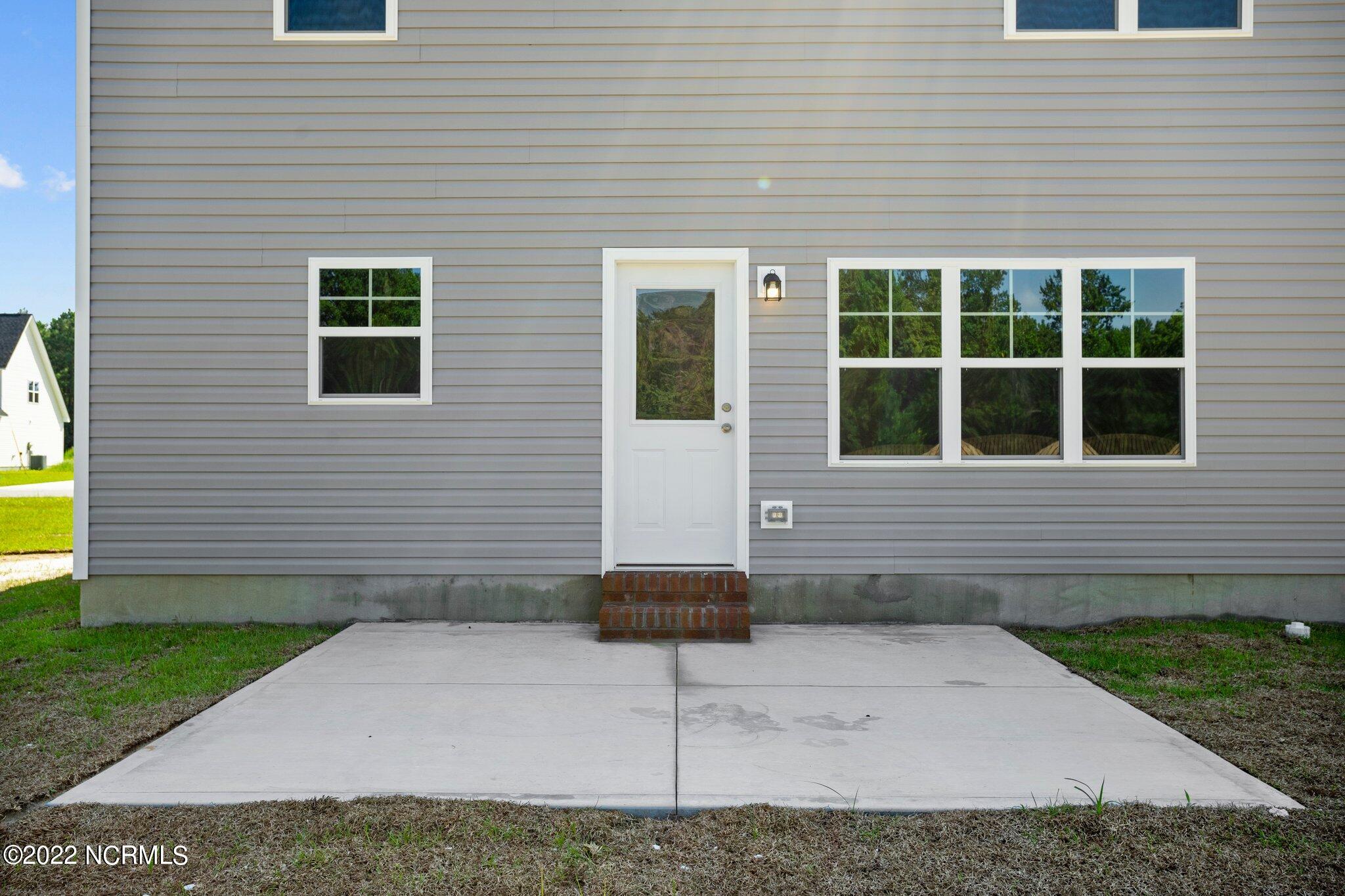 112 Cherry Ridge Court Richlands, NC 28574 - Photo 10 of 50 9-web-or-mls-DSC06332