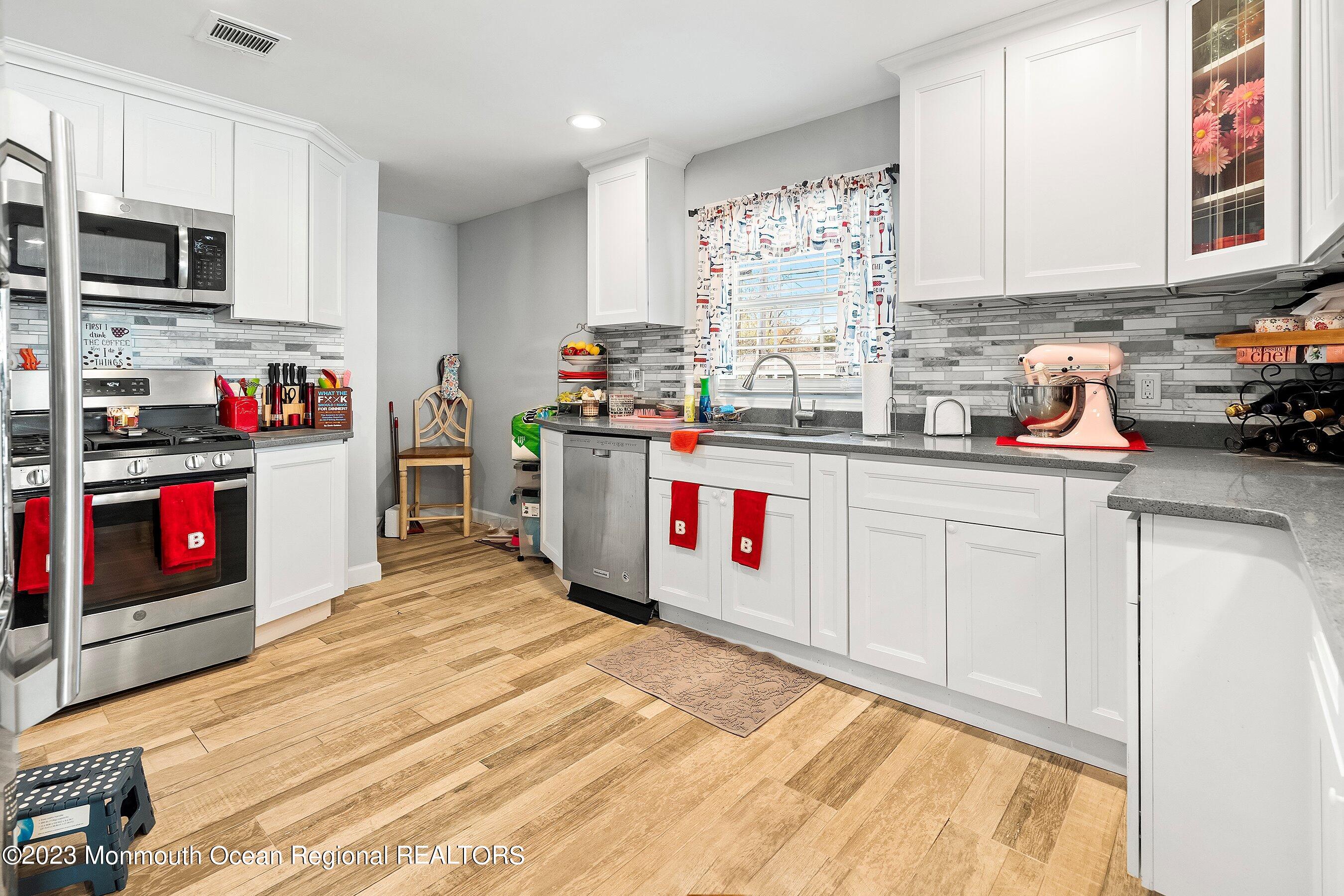 436 Applegate Avenue Toms River, NJ 08757 - Photo 8 of 23 08-Kitchen 1B