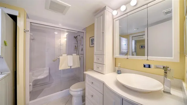 $929,000 | 800 Benjamin Franklin Drive, Unit 202, Sarasota, FL 34236