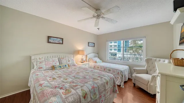 $929,000 | 800 Benjamin Franklin Drive, Unit 202, Sarasota, FL 34236