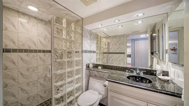 $929,000 | 800 Benjamin Franklin Drive, Unit 202, Sarasota, FL 34236