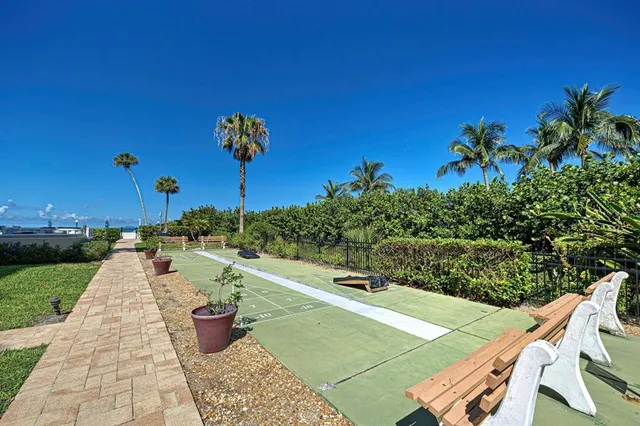 $929,000 | 800 Benjamin Franklin Drive, Unit 202, Sarasota, FL 34236