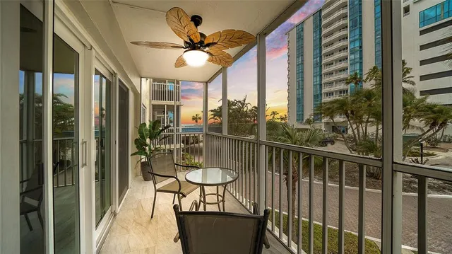 $929,000 | 800 Benjamin Franklin Drive, Unit 202, Sarasota, FL 34236