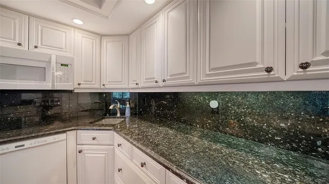 $929,000 | 800 Benjamin Franklin Drive, Unit 202, Sarasota, FL 34236