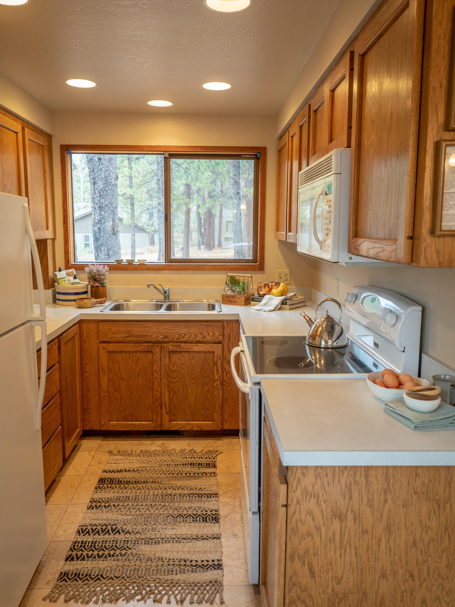 17920 Rhododendron Lane Sunriver, OR 97707 - Photo 12 of 24 P1010019