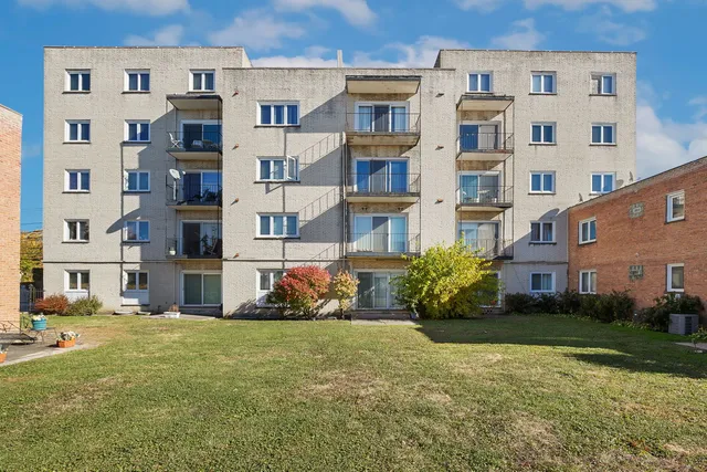 $154,900 | 11551 South Western Avenue, Unit C4C, Chicago, IL 60643