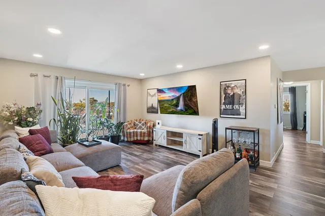 $154,900 | 11551 South Western Avenue, Unit C4C, Chicago, IL 60643