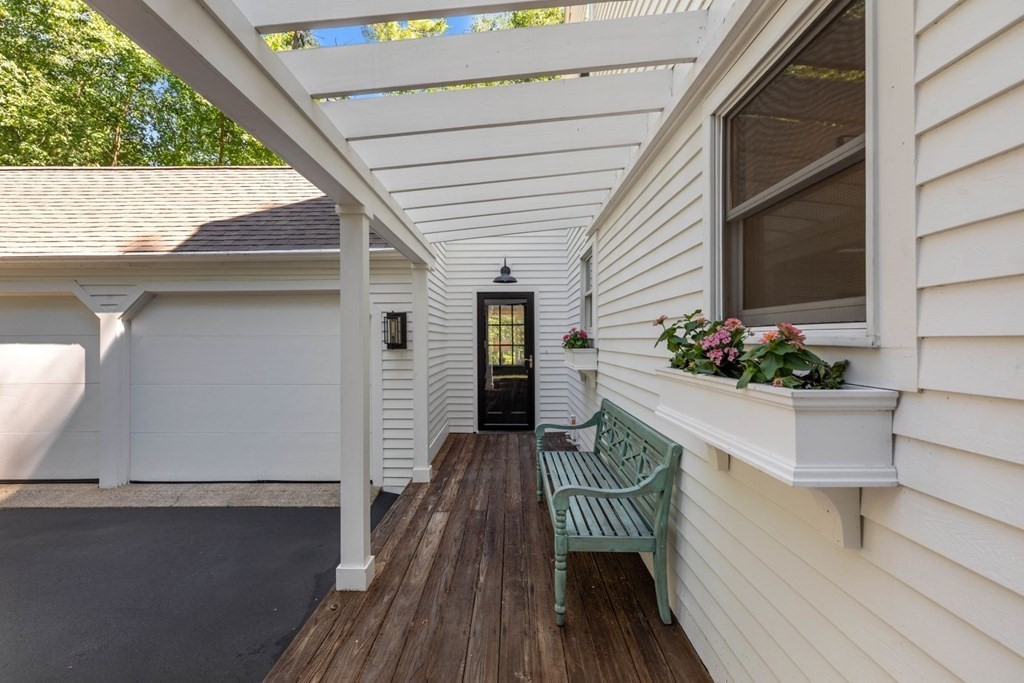491 Union Bridge Road Duxbury, MA 02332 - Photo 4 of 31