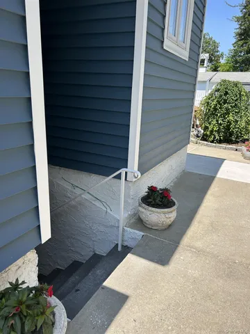 $2,400 | 15 Maple Street, Unit LOWER LEVEL, Dobbs Ferry, NY 10522