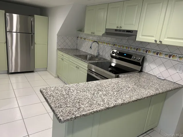 $2,400 | 15 Maple Street, Unit LOWER LEVEL, Dobbs Ferry, NY 10522