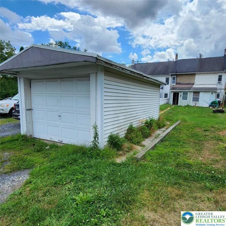 502 Atlas Road Northampton, PA 18067 - Photo 8 of 11 a backyard of a house with lots of green space