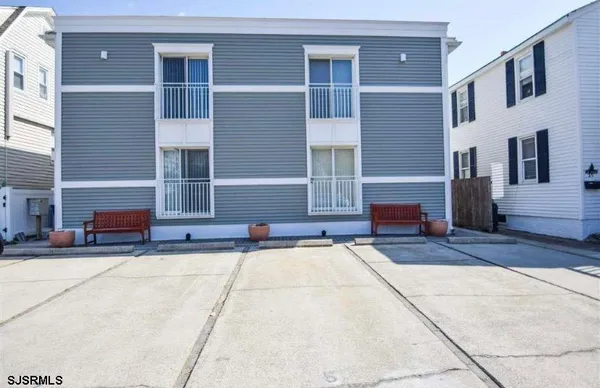 a view of a house with outdoor space