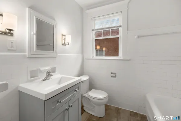 $1,625 | 155 Elm Street, Unit 12, West Haven, CT 06516