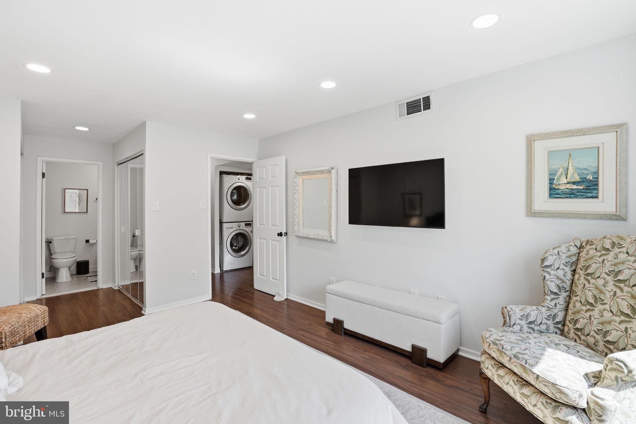 1663 Parkcrest Circle, Unit 5B/300 Reston, VA 20190 - Photo 13 of 21