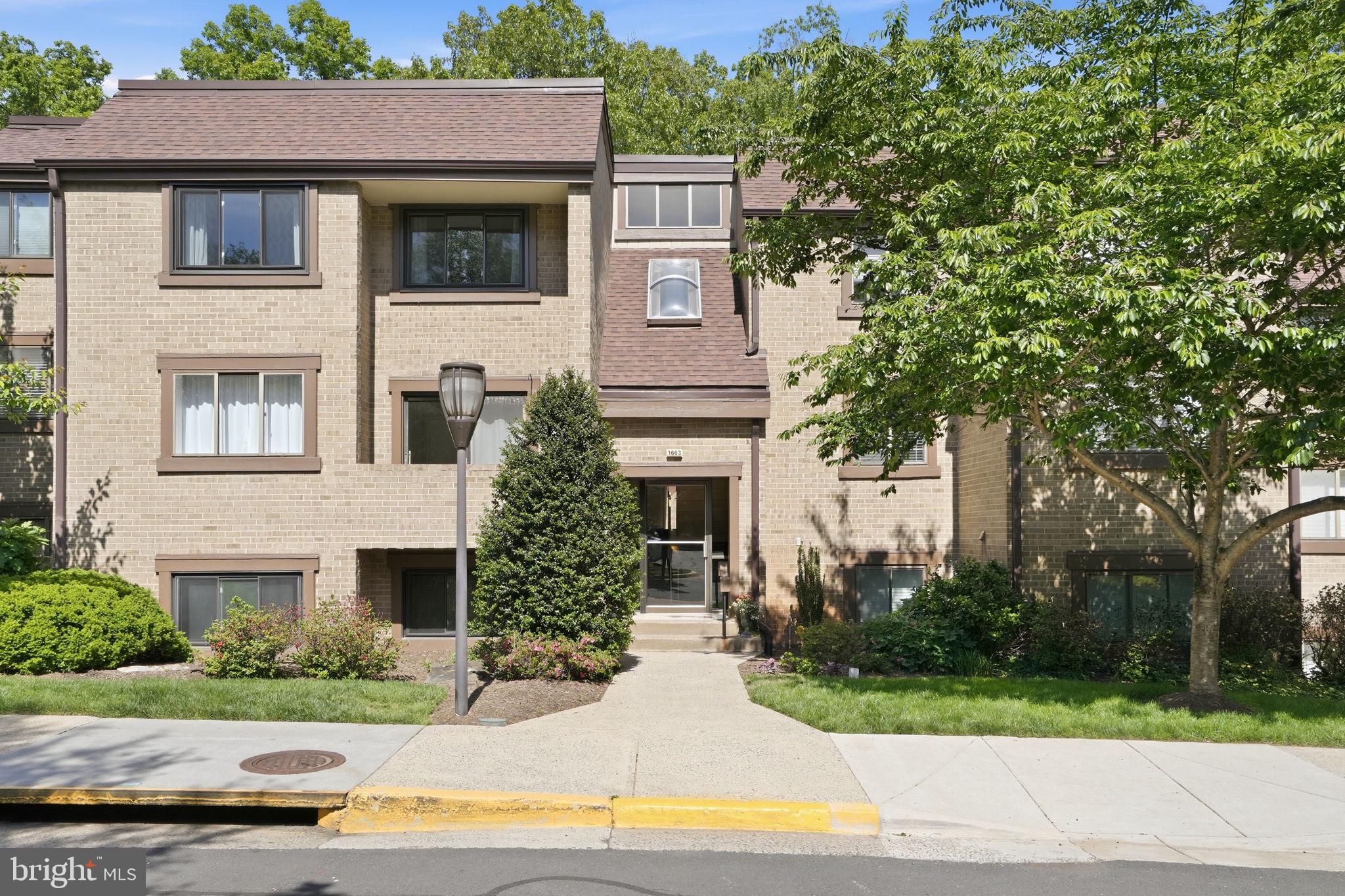 1663 Parkcrest Circle, Unit 5B/300 Reston, VA 20190 - Photo 2 of 21 Welcome Home!