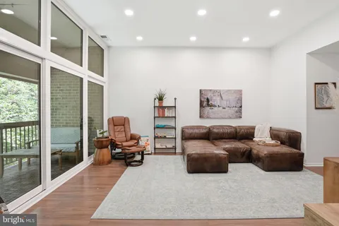 $365,000 | 1663 Parkcrest Circle, Unit 5B/300, Reston, VA 20190