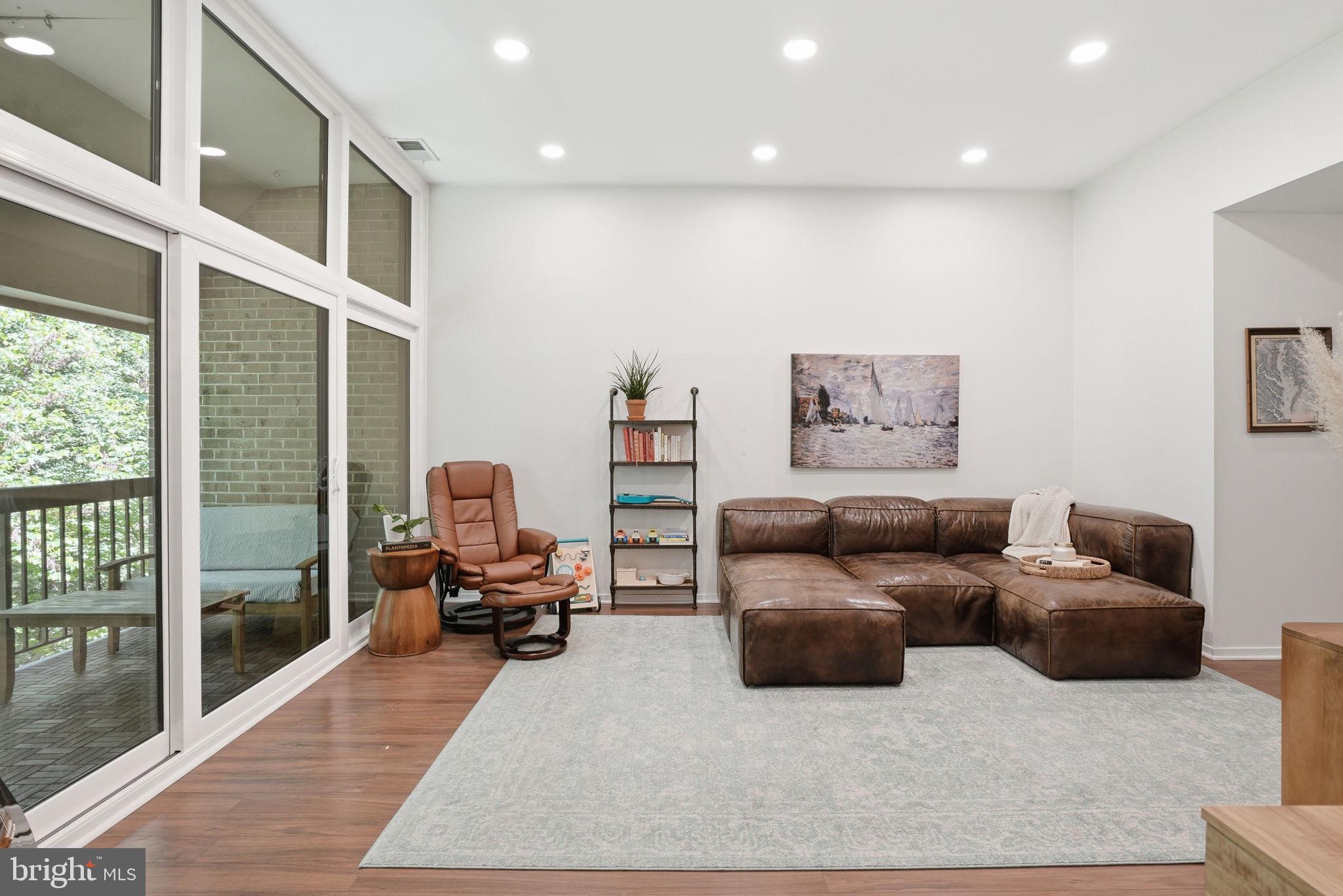 1663 Parkcrest Circle, Unit 5B/300 Reston, VA 20190 - Photo 5 of 21