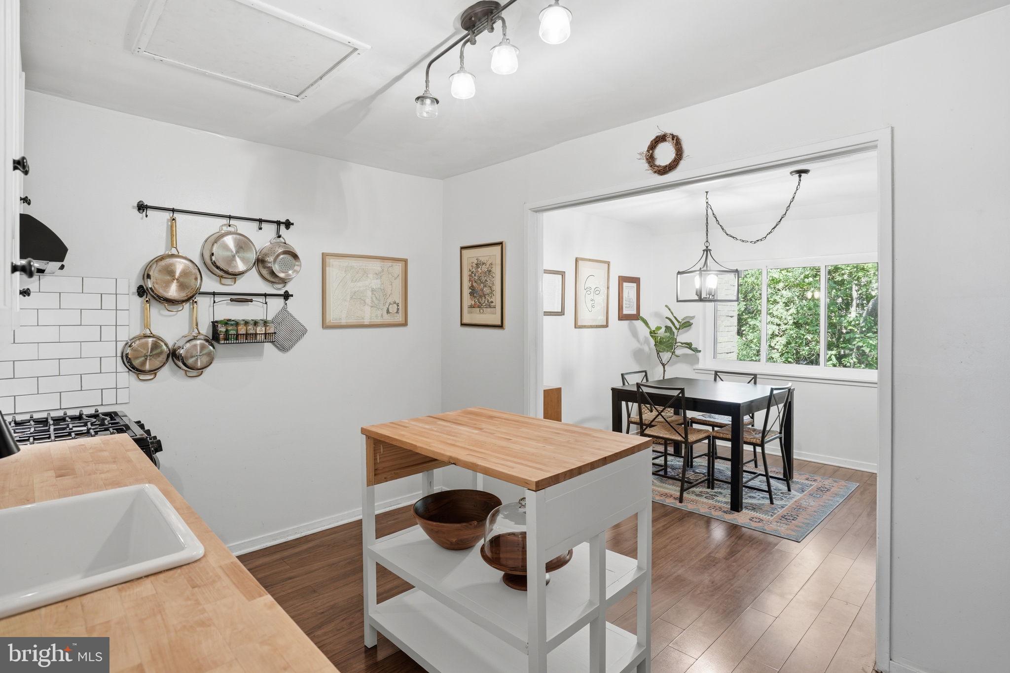 1663 Parkcrest Circle, Unit 5B/300 Reston, VA 20190 - Photo 8 of 21