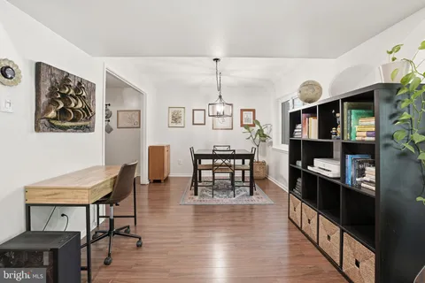$365,000 | 1663 Parkcrest Circle, Unit 5B/300, Reston, VA 20190