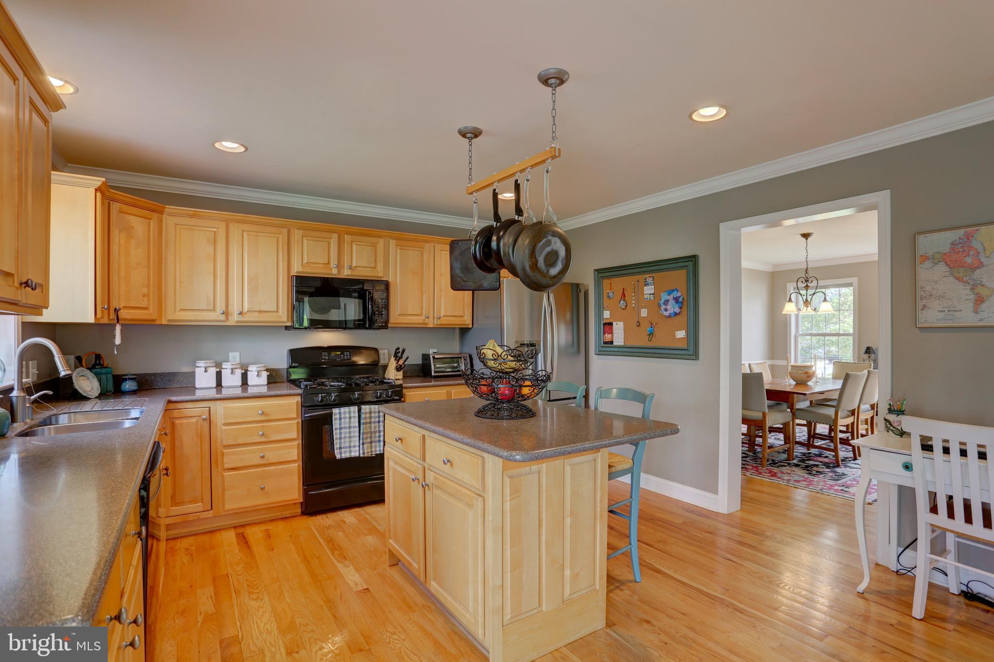 325 Chandlers Way Lititz, PA 17543 - Photo 2 of 50 Kitchen