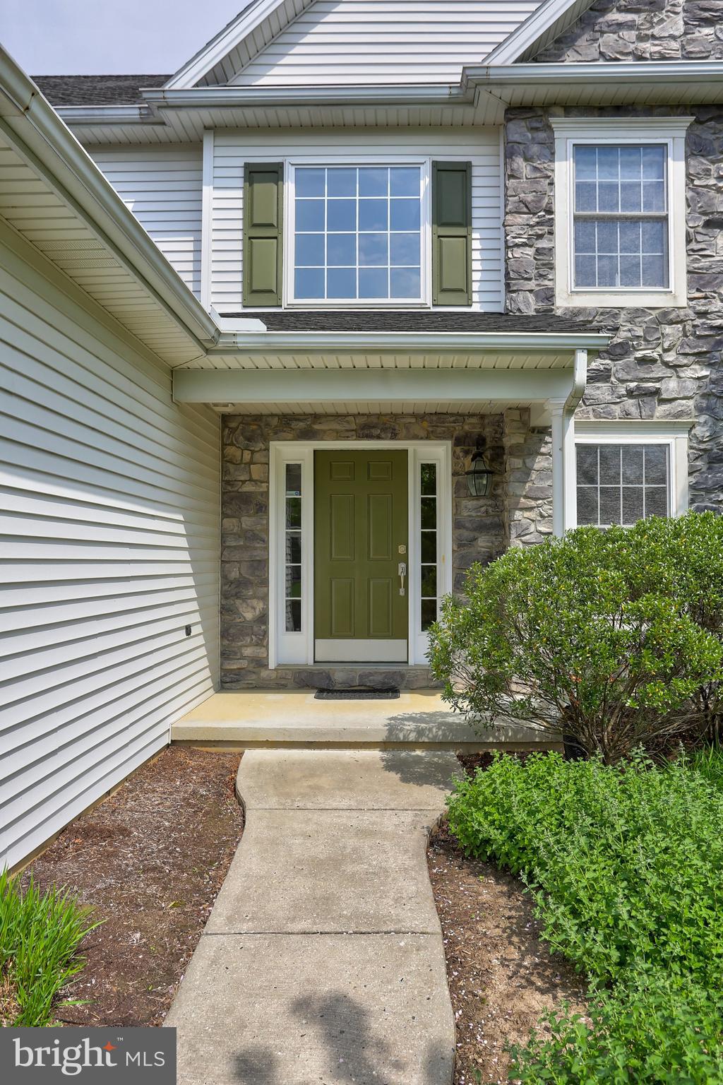 325 Chandlers Way Lititz, PA 17543 - Photo 39 of 50 Front Walk and Porch