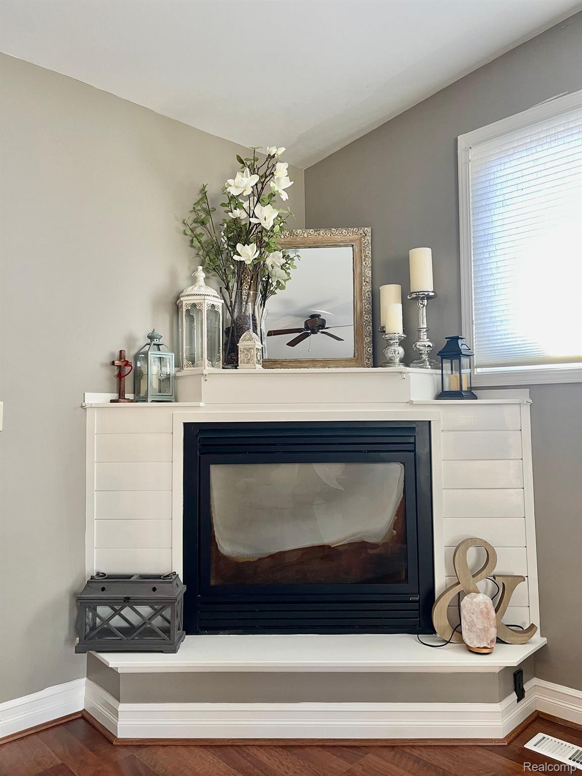 406 Holland Road Flushing, MI 48433 - Photo 9 of 24 Gallery Image 9