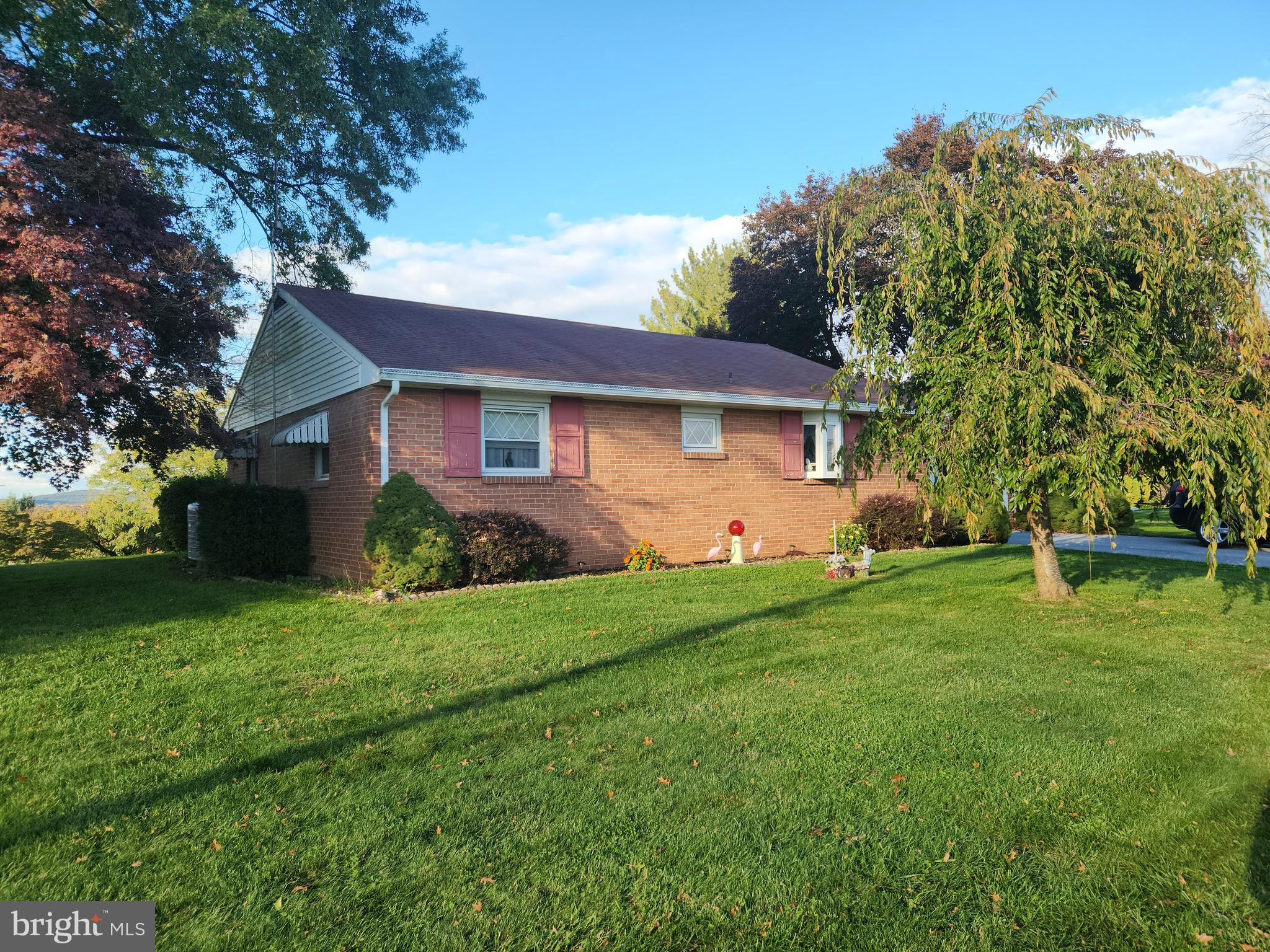 1523 Hollywood Avenue Lititz, PA 17543 - Photo 4 of 24