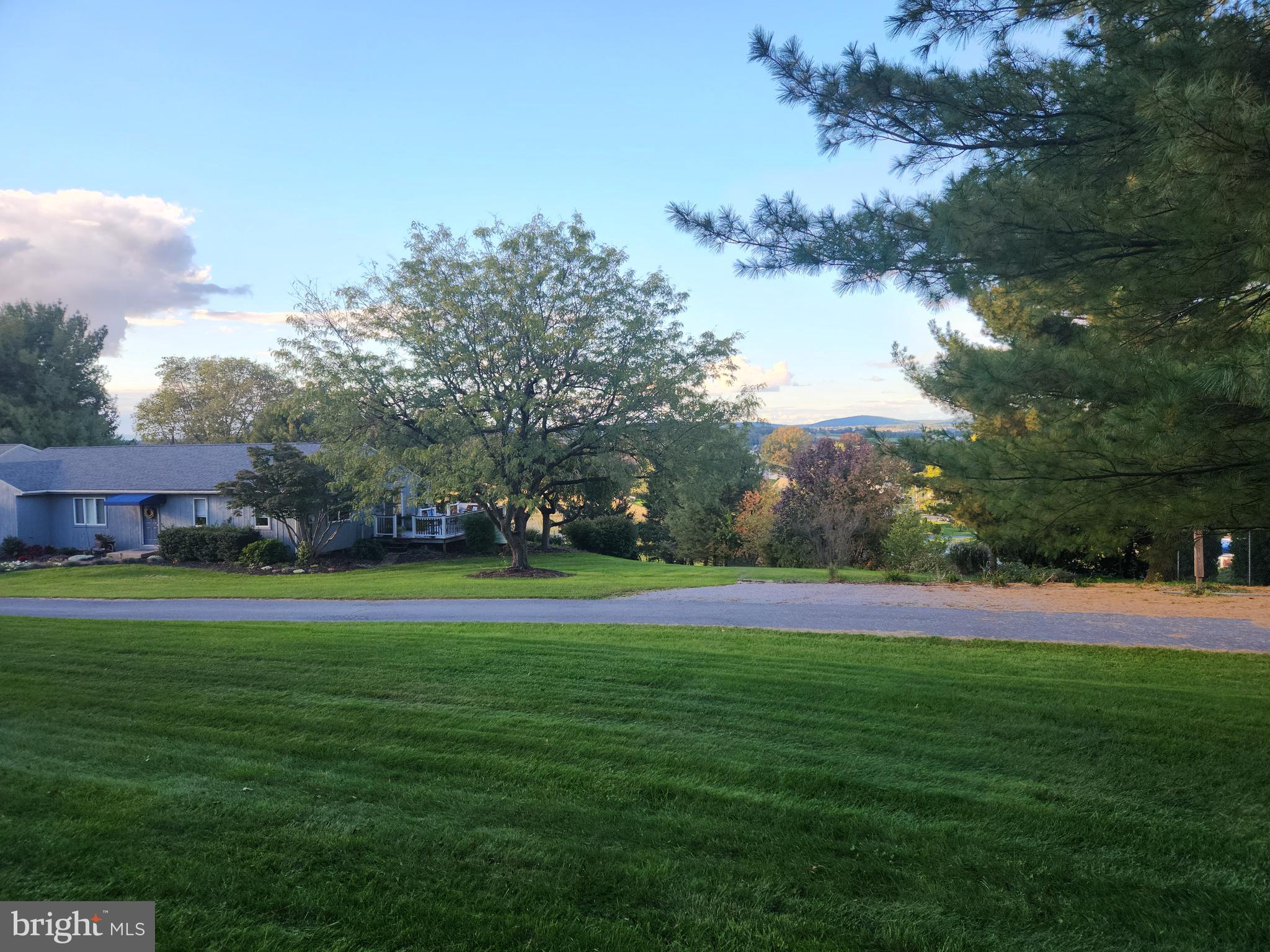 1523 Hollywood Avenue Lititz, PA 17543 - Photo 5 of 24