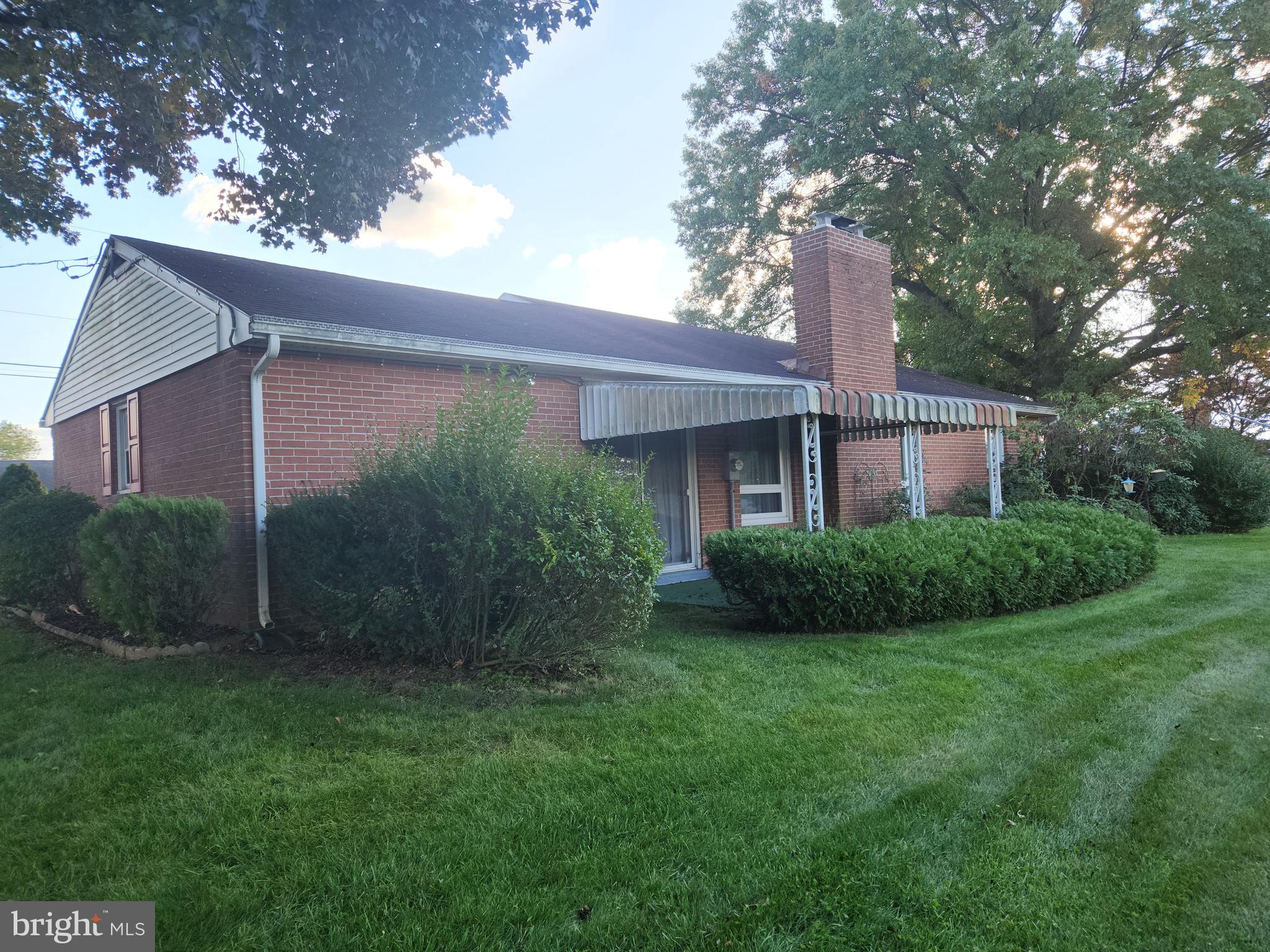 1523 Hollywood Avenue Lititz, PA 17543 - Photo 6 of 24