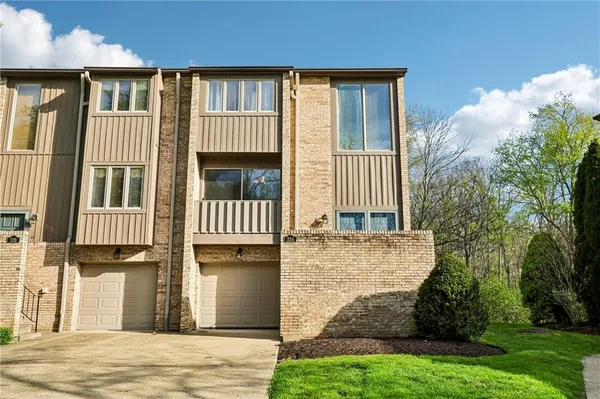 $250,000 | 324 Central Drive, Cranberry Township, PA 16066