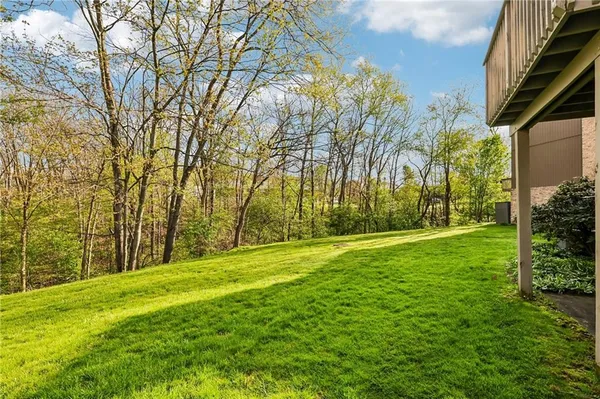 $250,000 | 324 Central Drive, Cranberry Township, PA 16066