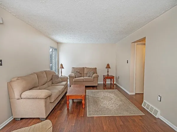 $270,000 | 324 Central Drive, Cranberry Township, PA 16066