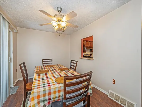 $270,000 | 324 Central Drive, Cranberry Township, PA 16066