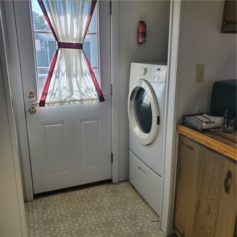 11 Castle Road Attleboro, MA 02703 - Photo 7 of 13