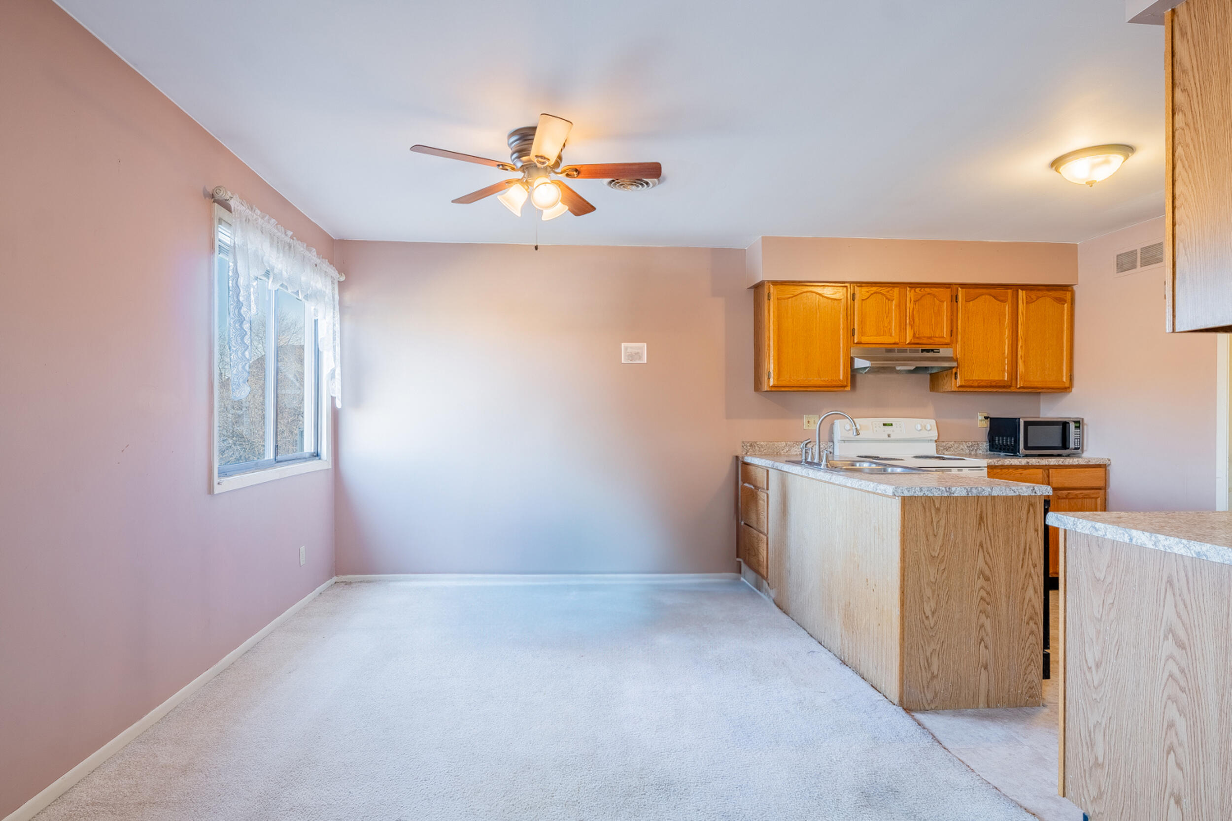 983 Millpond Road Valparaiso, IN 46385 - Photo 13 of 29 2500x1667