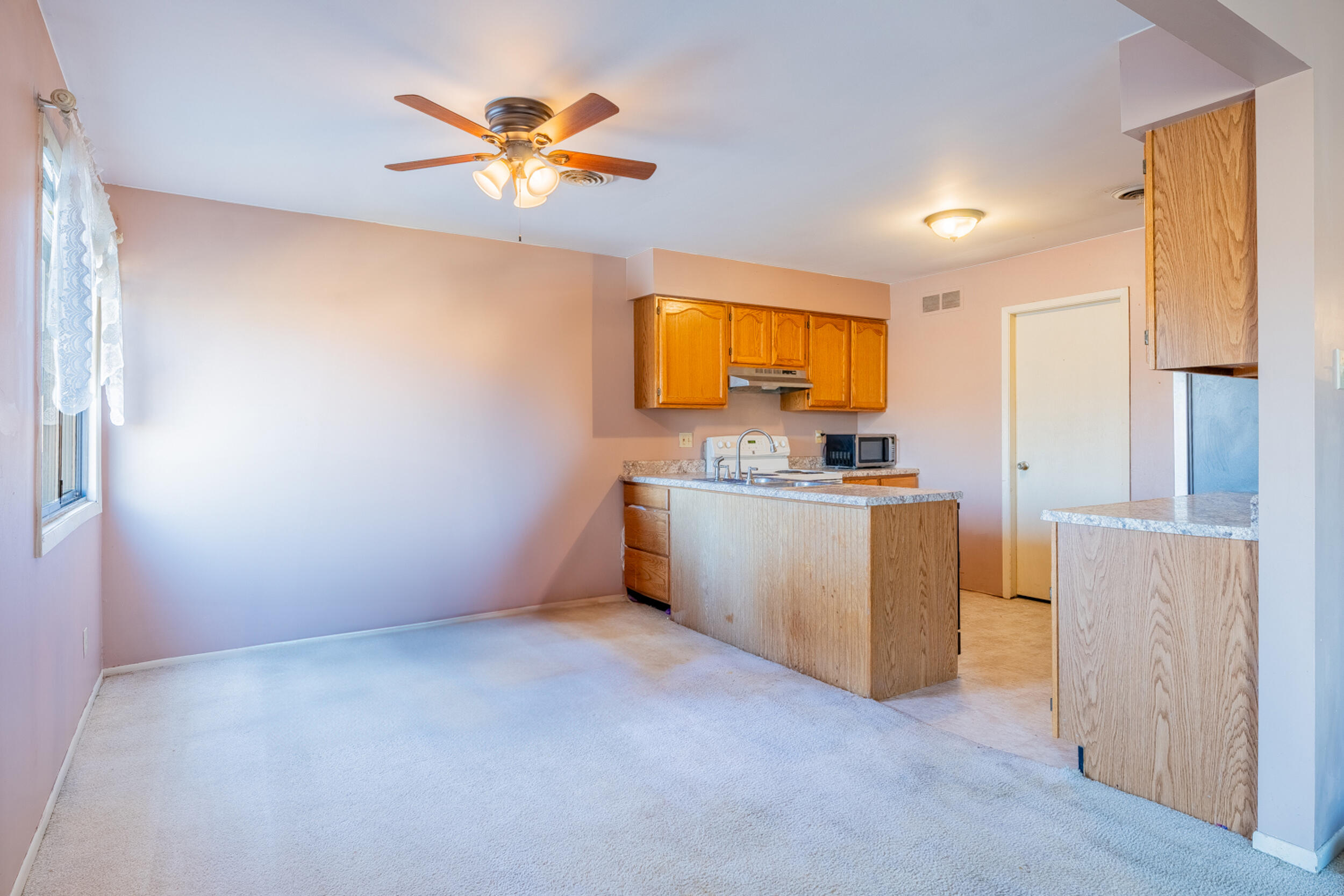 983 Millpond Road Valparaiso, IN 46385 - Photo 14 of 29 2500x1667