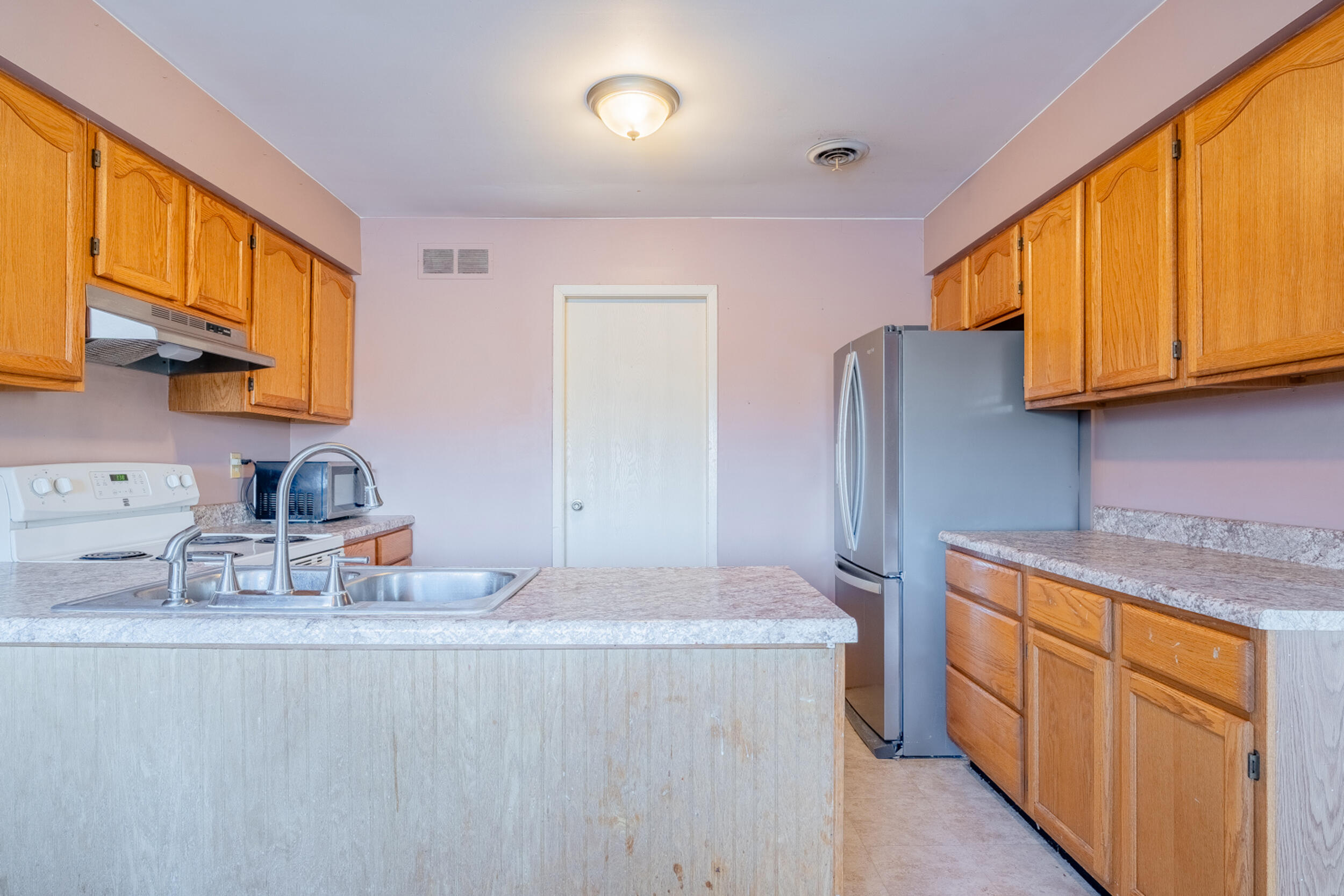 983 Millpond Road Valparaiso, IN 46385 - Photo 15 of 29 2500x1667