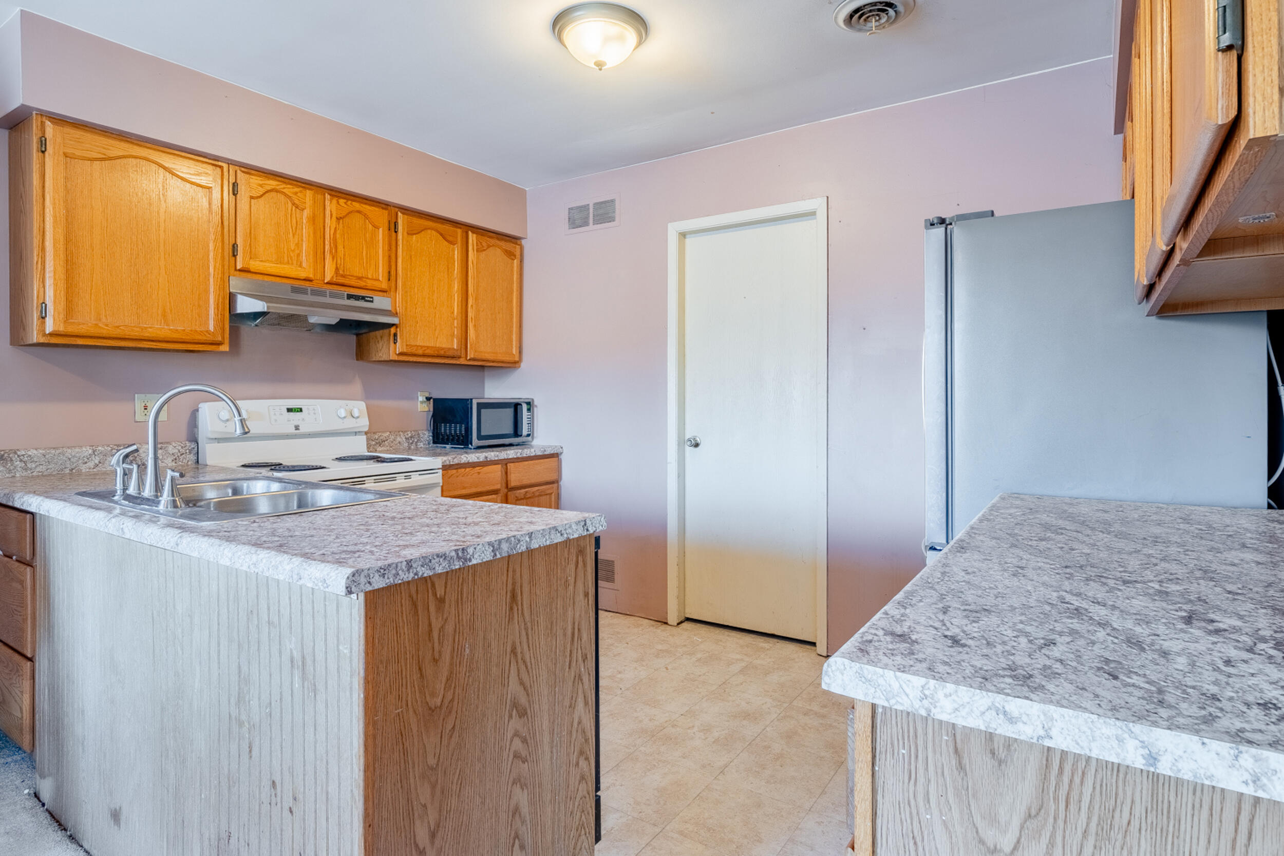 983 Millpond Road Valparaiso, IN 46385 - Photo 16 of 29 2500x1667