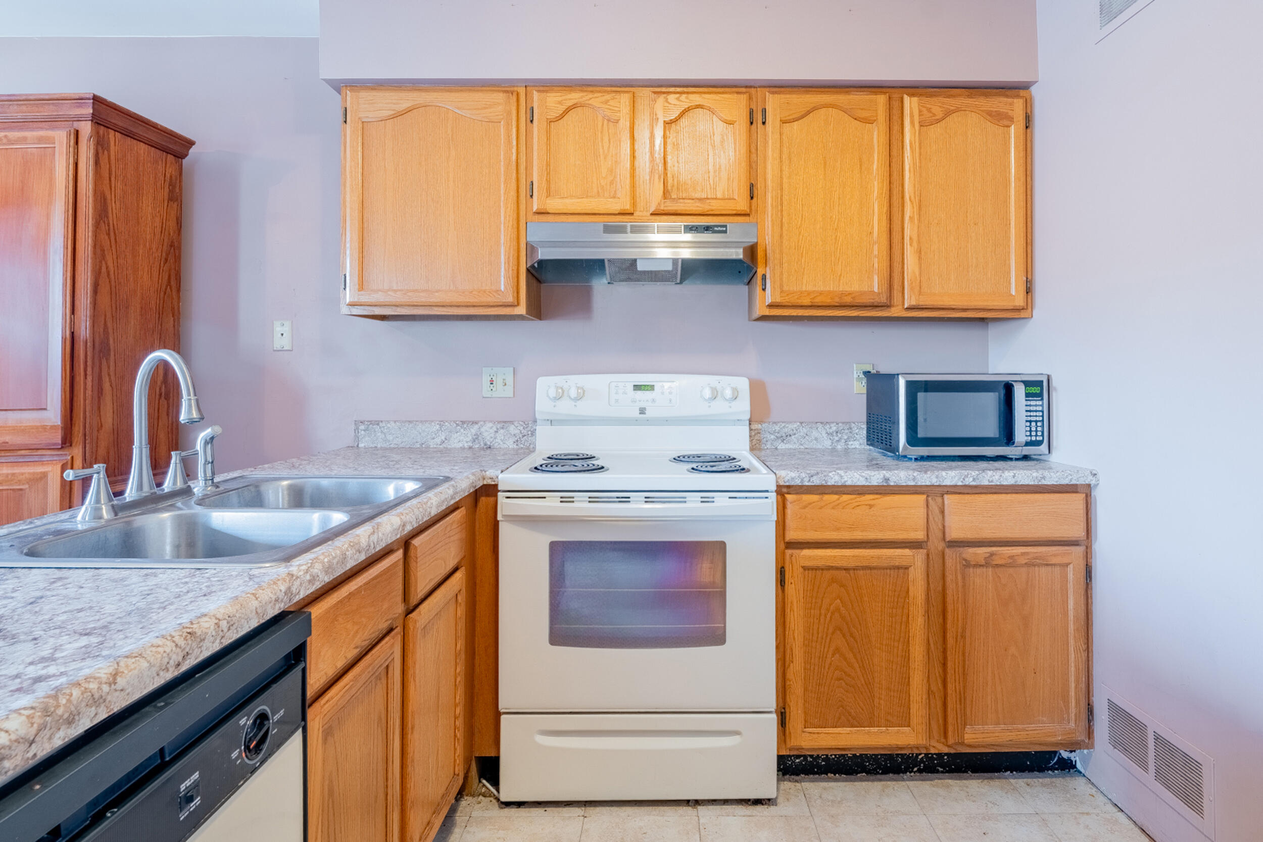 983 Millpond Road Valparaiso, IN 46385 - Photo 18 of 29 2500x1667